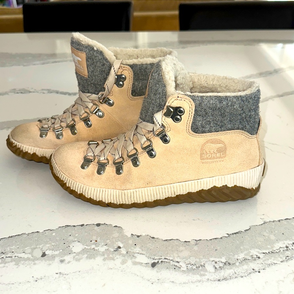 SOREL Out & About Waterproof Booties - Women’s size 6